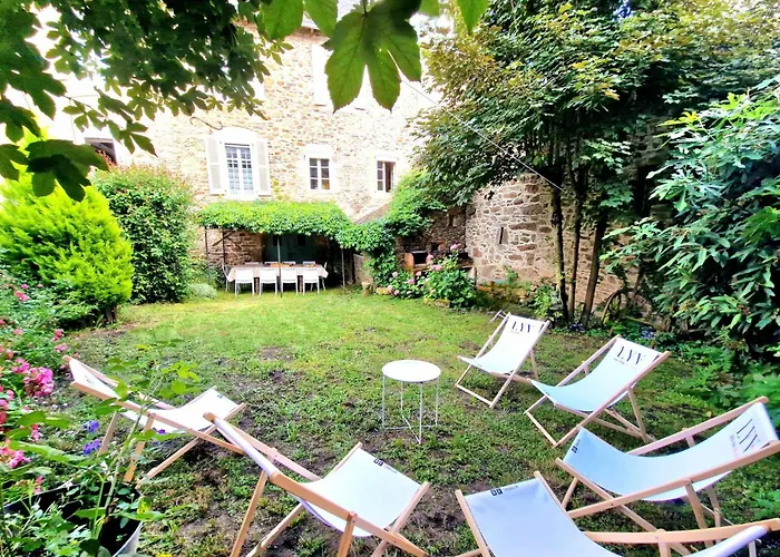 Prázdninový dům Maison De - Jardin, Barbecue Et Charme *