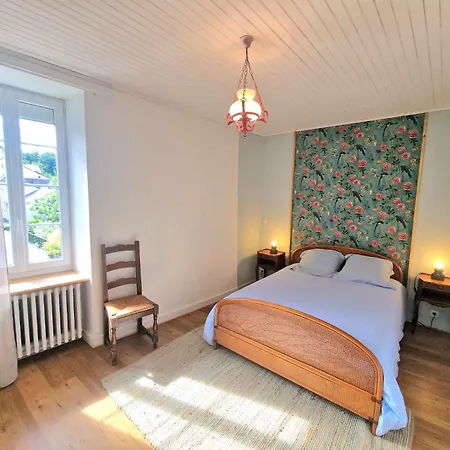 Σπίτι διακοπών Maison De - Jardin, Barbecue Et Charme Salmiech