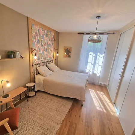 Σπίτι διακοπών Maison De - Jardin, Barbecue Et Charme