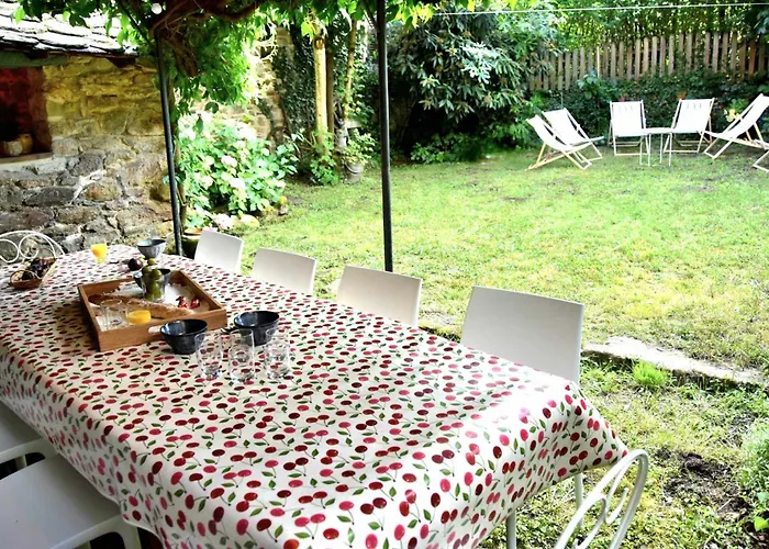 Maison De - Jardin, Barbecue Et Charme Salmiech